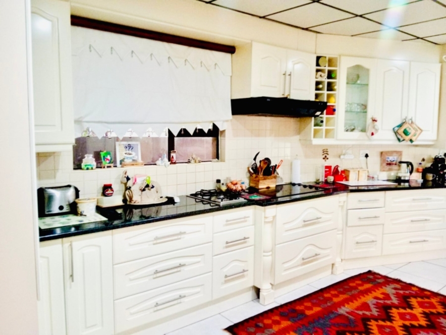 5 Bedroom Property for Sale in Dan Pienaar Free State